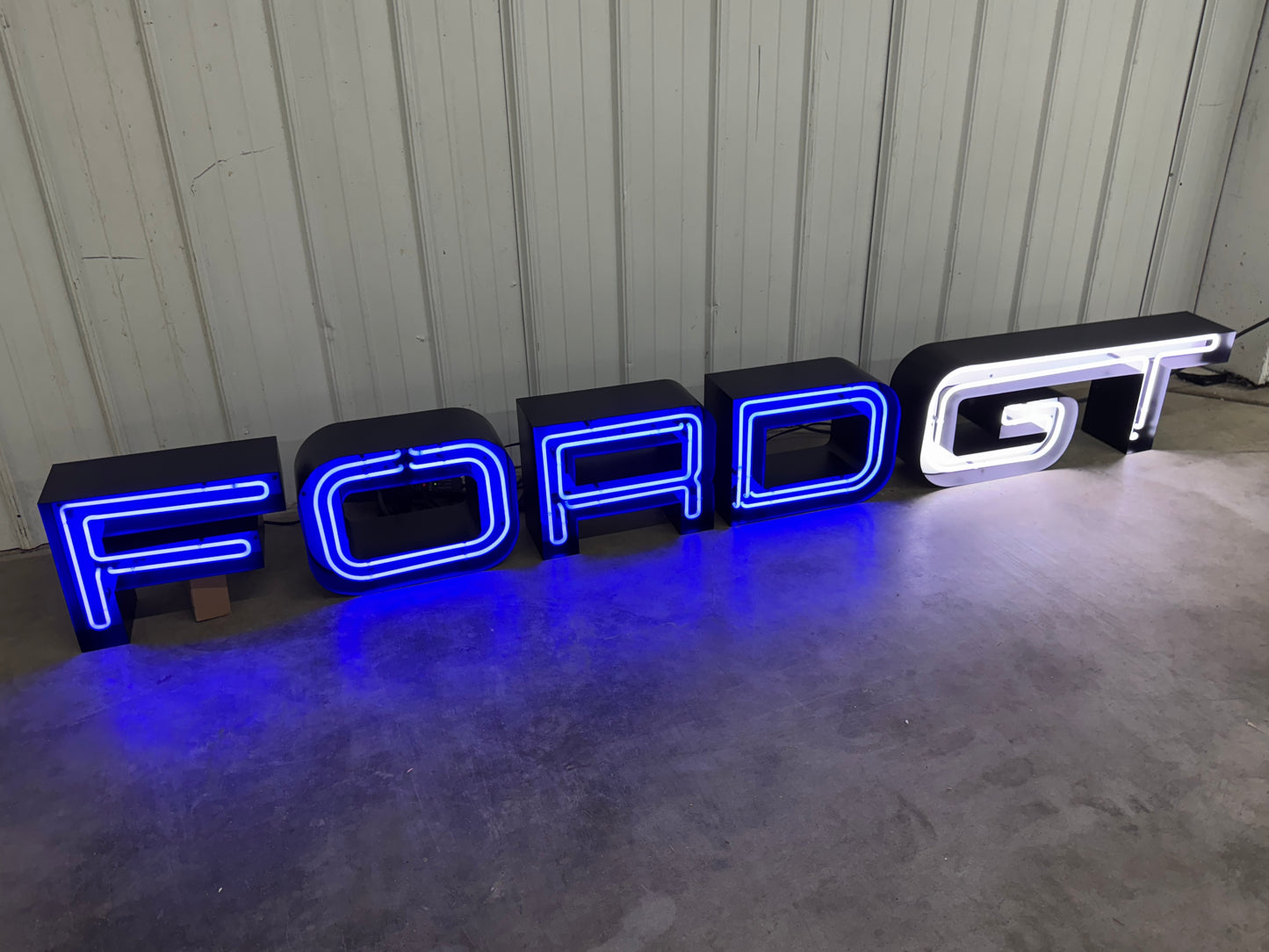 Ford GT Neon Sign #N154