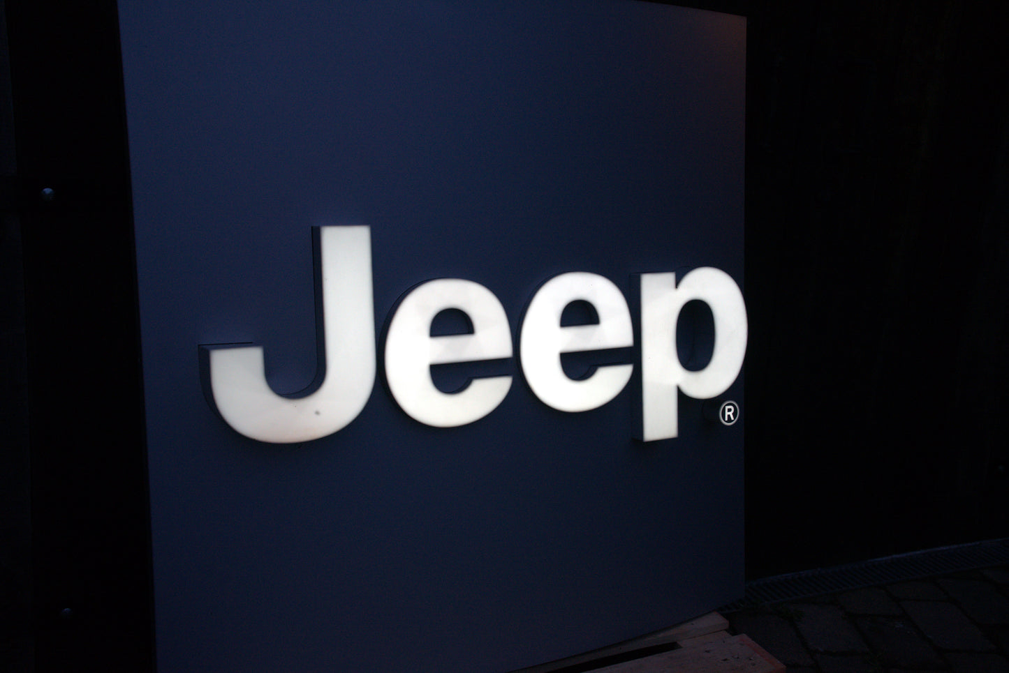 Jeep Dealership Illuminated Logo Sign #D48