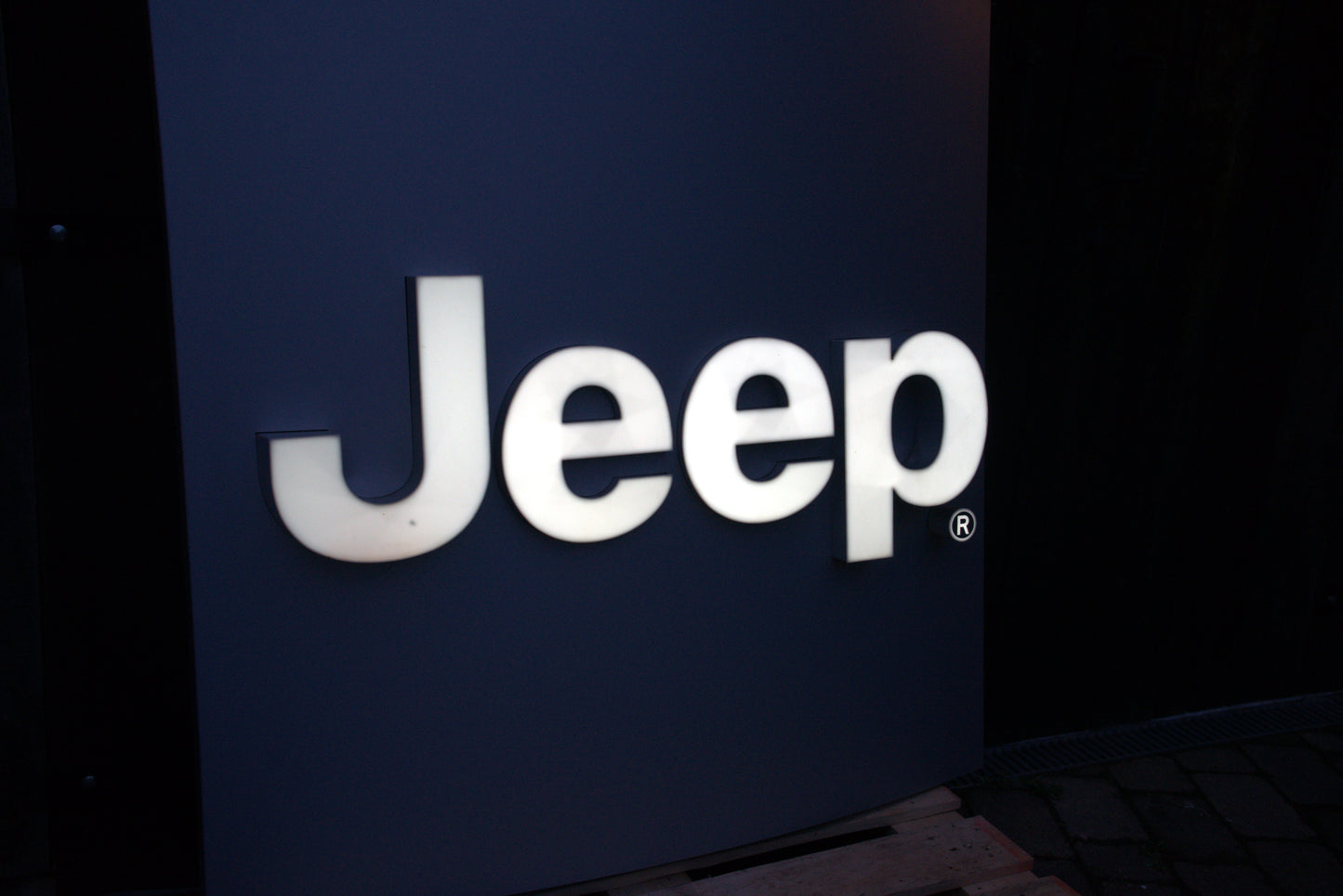 Jeep Dealership Illuminated Logo Sign #D48