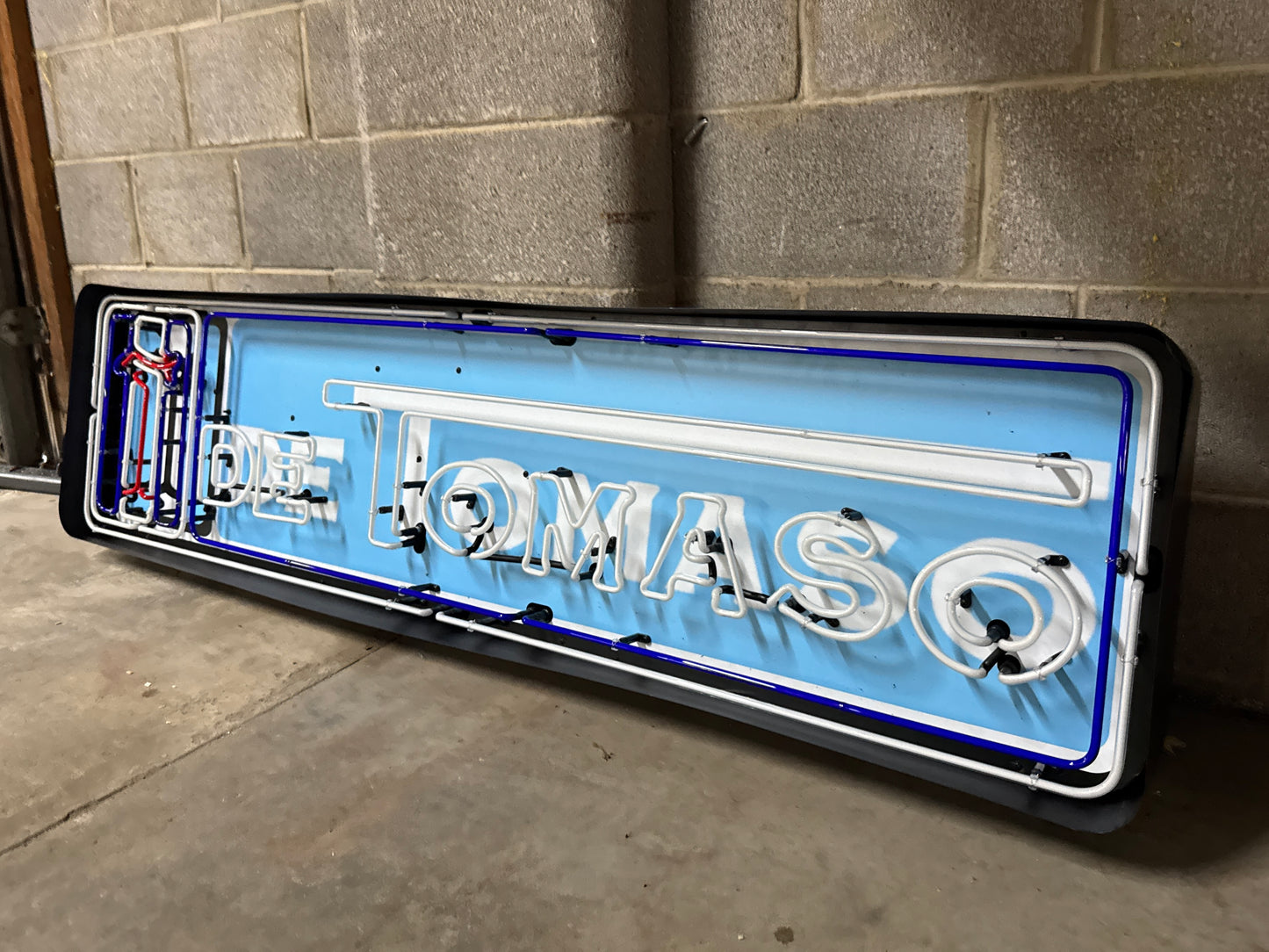 DeTomaso Neon Sign #N149