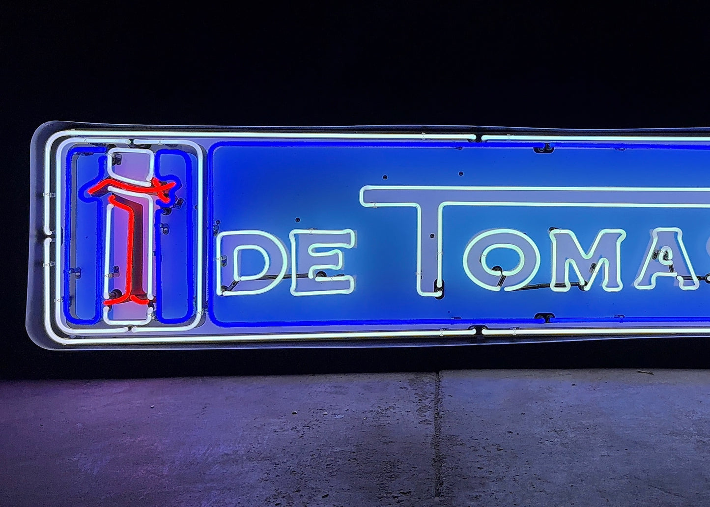 DeTomaso Neon Sign #N149